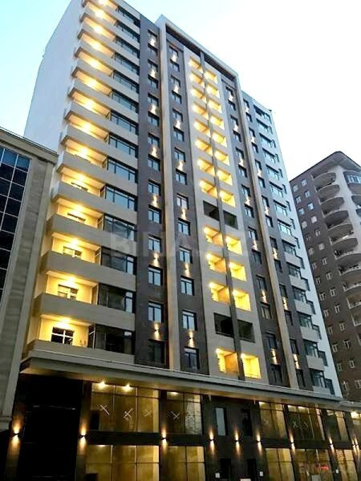 Satılır 3 otaqlı mənzil 147.5 m²