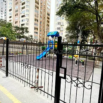 Satılır 3 otaqlı mənzil 147.5 m²