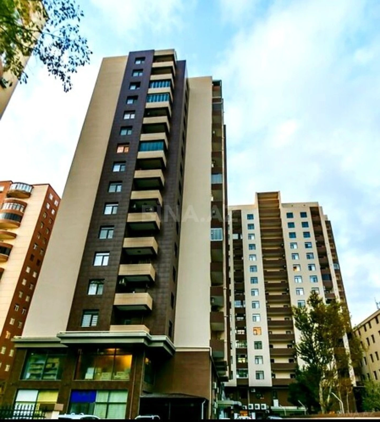Satılır 3 otaqlı mənzil 147.5 m²