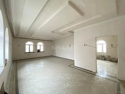 Satılır 11 otaqlı həyət evi 1700 m²