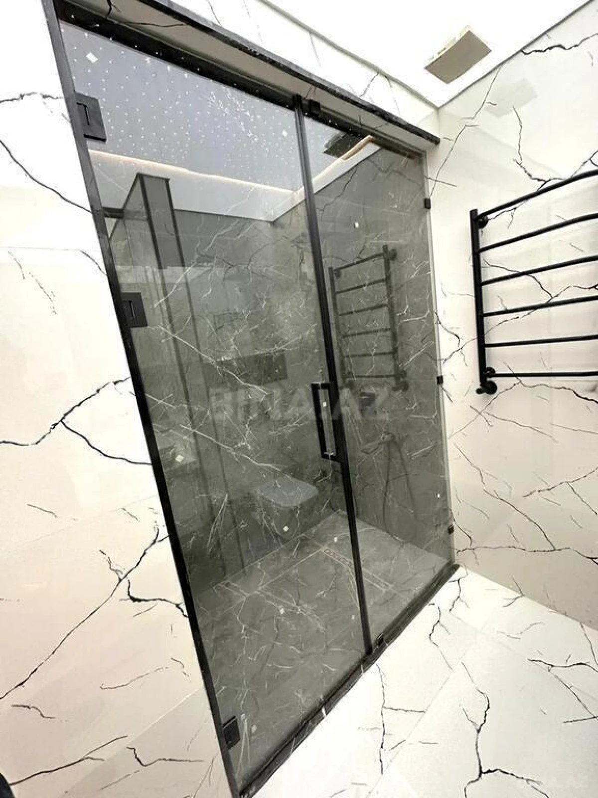 Satılır 2 otaqlı mənzil 80 m²