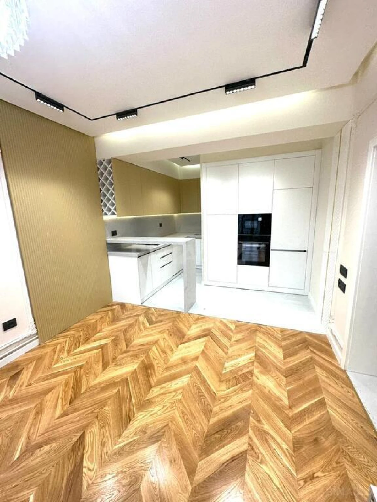 Satılır 2 otaqlı mənzil 80 m²