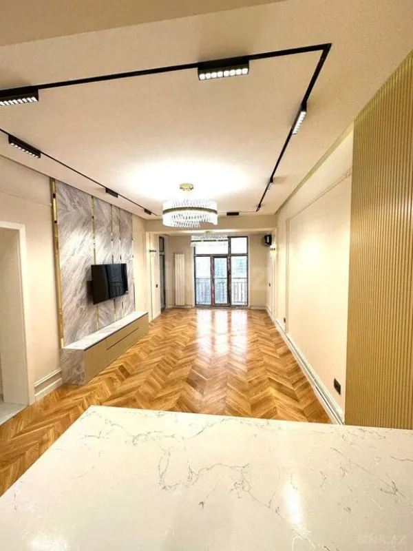 Satılır 2 otaqlı mənzil 80 m²