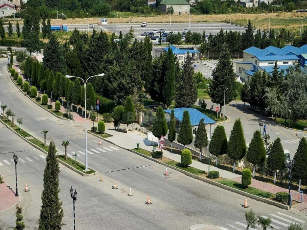 Satılır 7 otaqlı həyət evi 370 m²