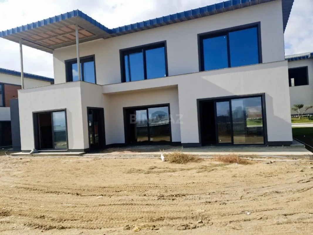 Satılır 7 otaqlı həyət evi 370 m²