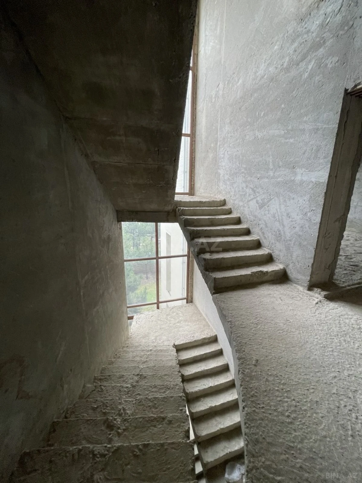 Satılır 7 otaqlı həyət evi 370 m²