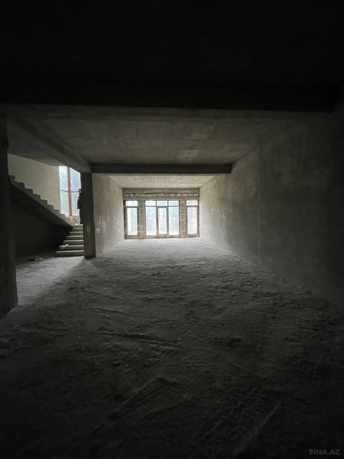 Satılır 7 otaqlı həyət evi 370 m²