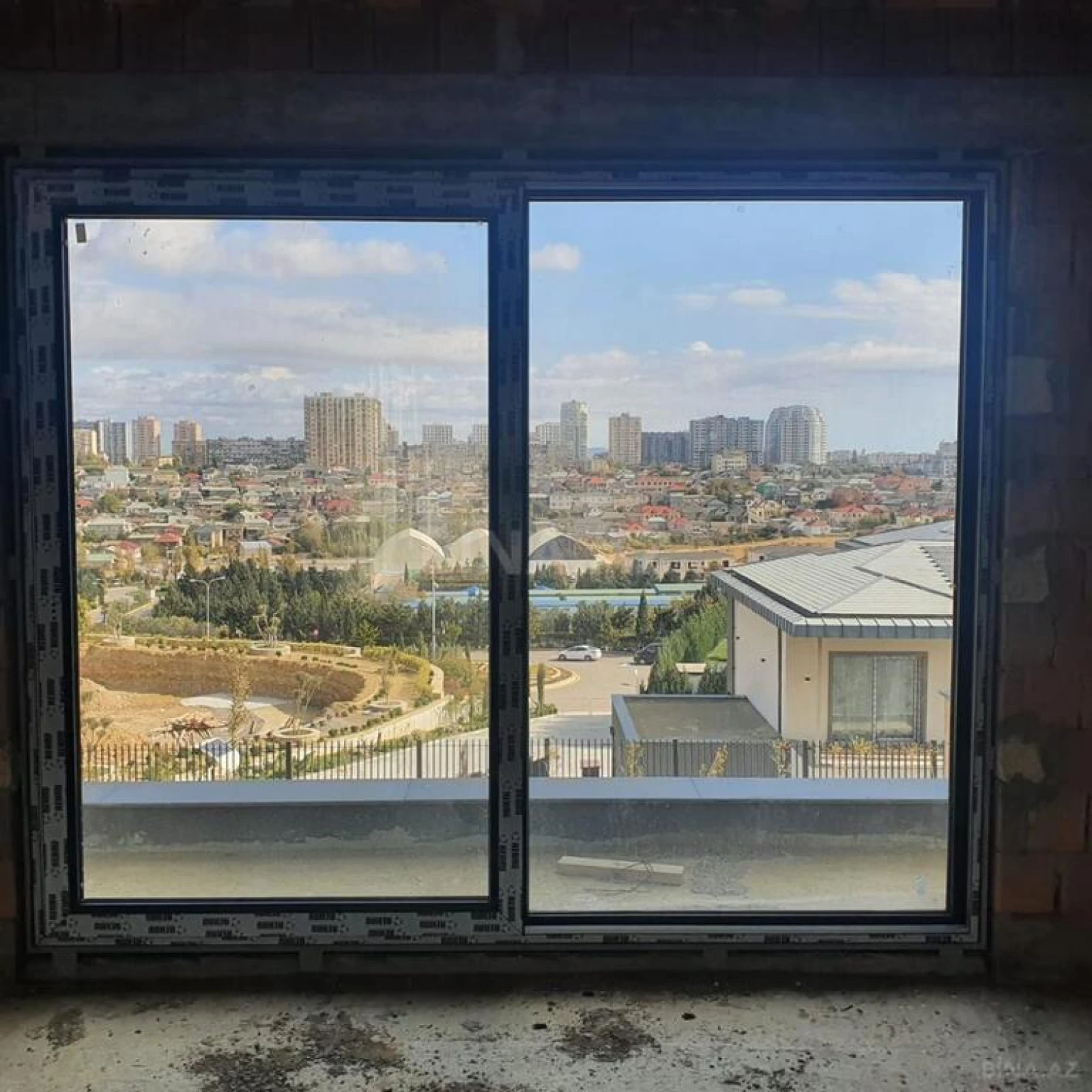 Satılır 7 otaqlı həyət evi 370 m²