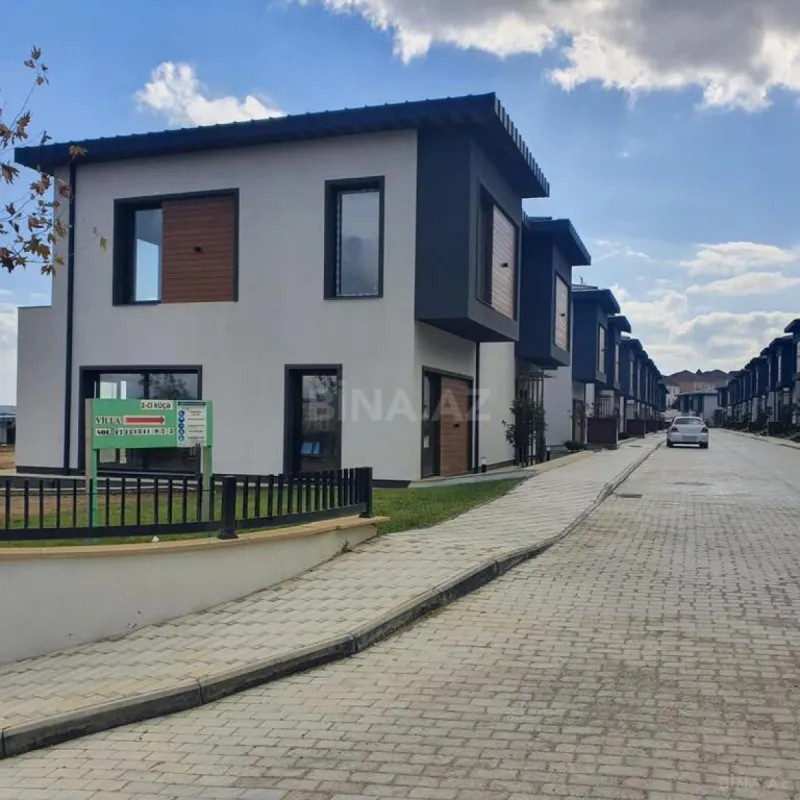 Satılır 7 otaqlı həyət evi 370 m²