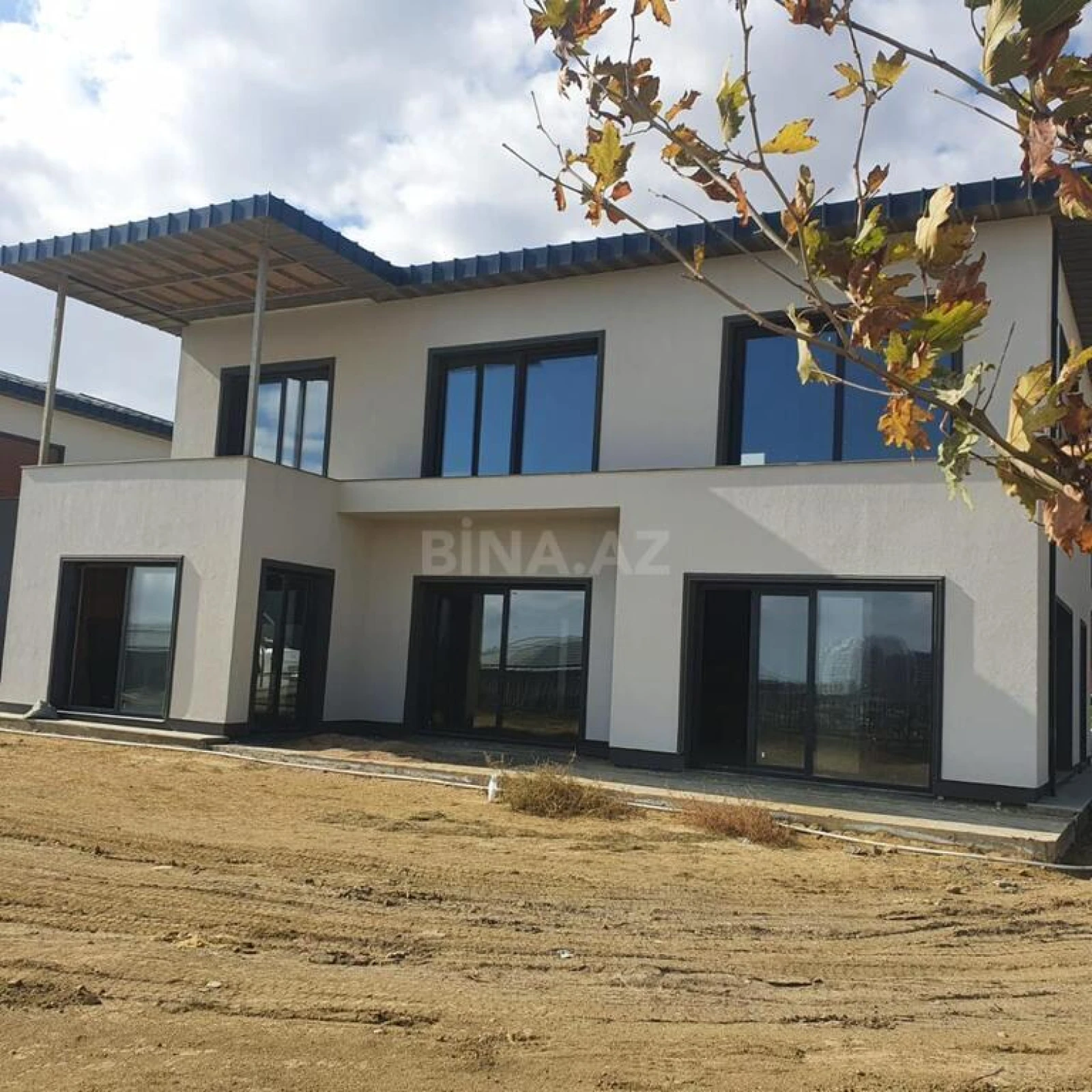 Satılır 7 otaqlı həyət evi 370 m²