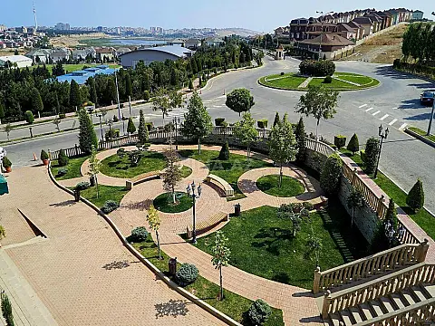 Satılır 7 otaqlı həyət evi 370 m²