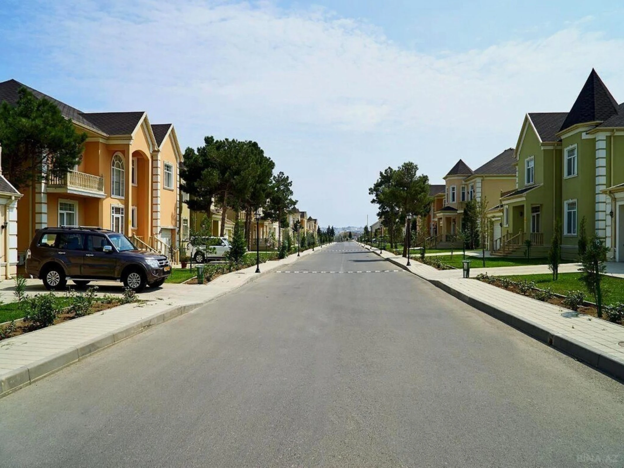 Satılır 7 otaqlı həyət evi 370 m²