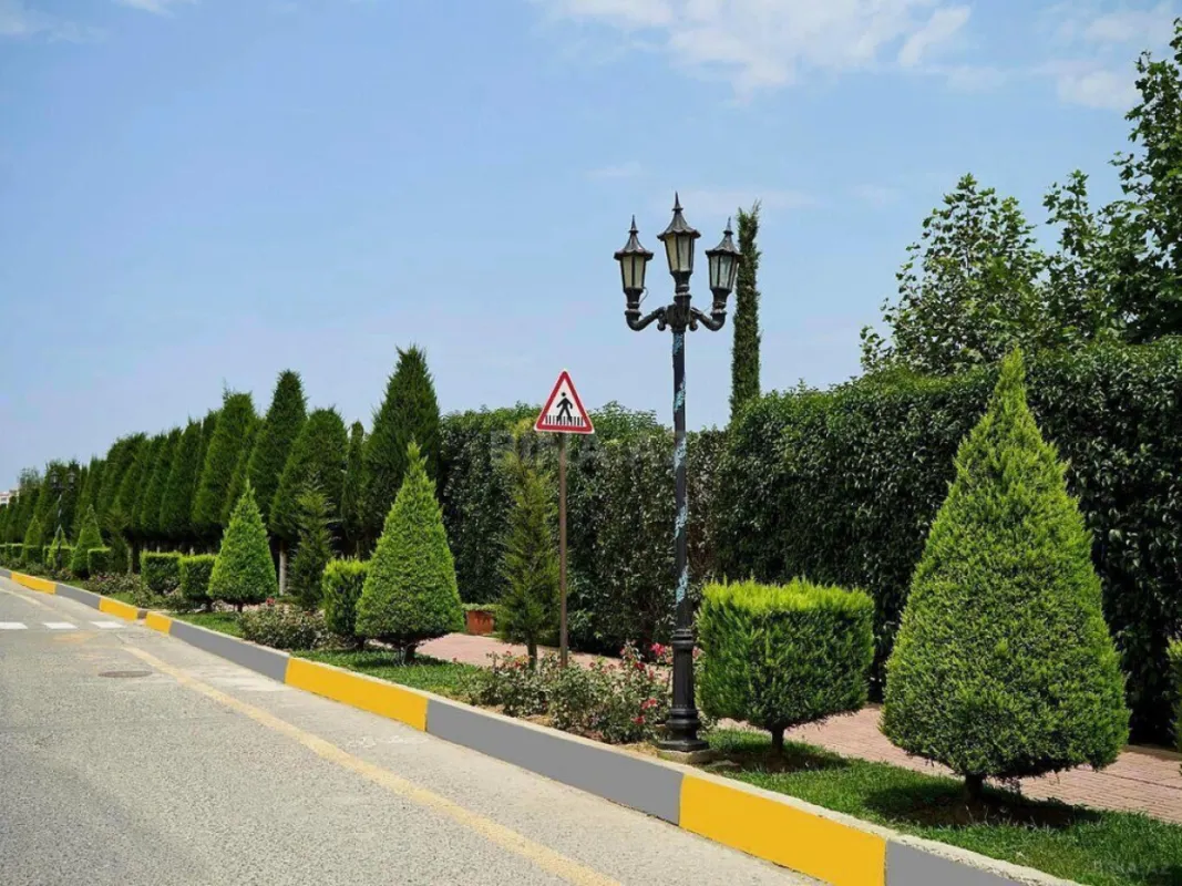 Satılır 7 otaqlı həyət evi 370 m²