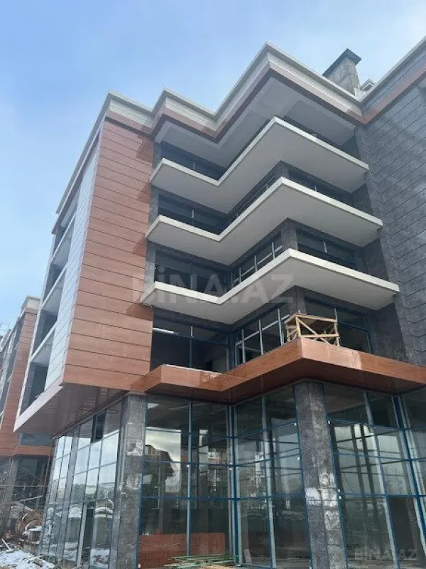 Satılır 4 otaqlı mənzil 260 m²