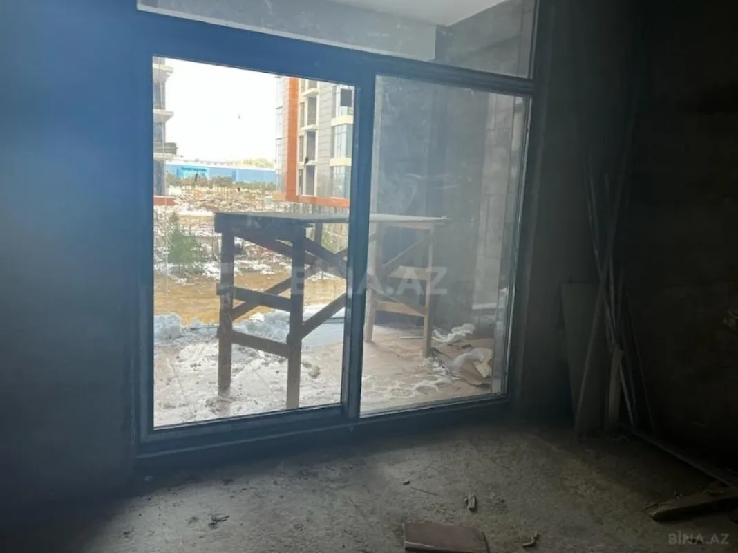 Satılır 4 otaqlı mənzil 260 m²