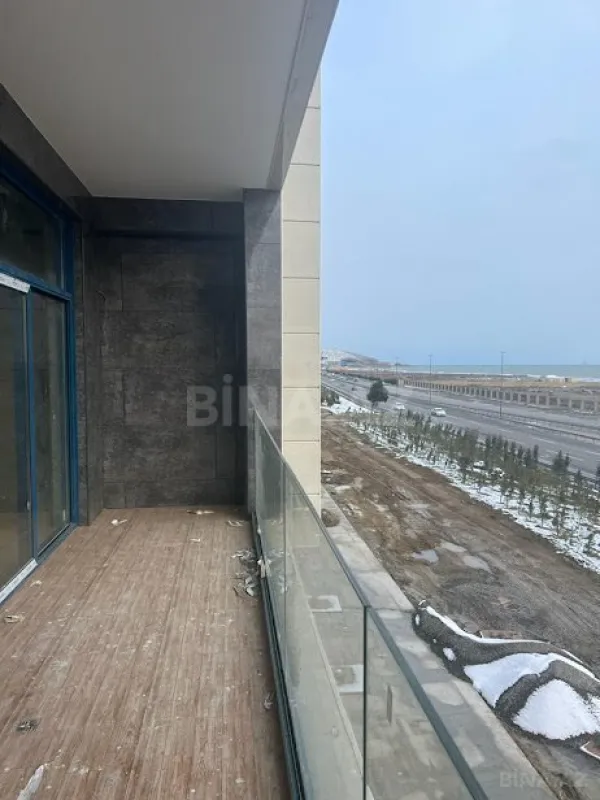 Satılır 4 otaqlı mənzil 260 m²