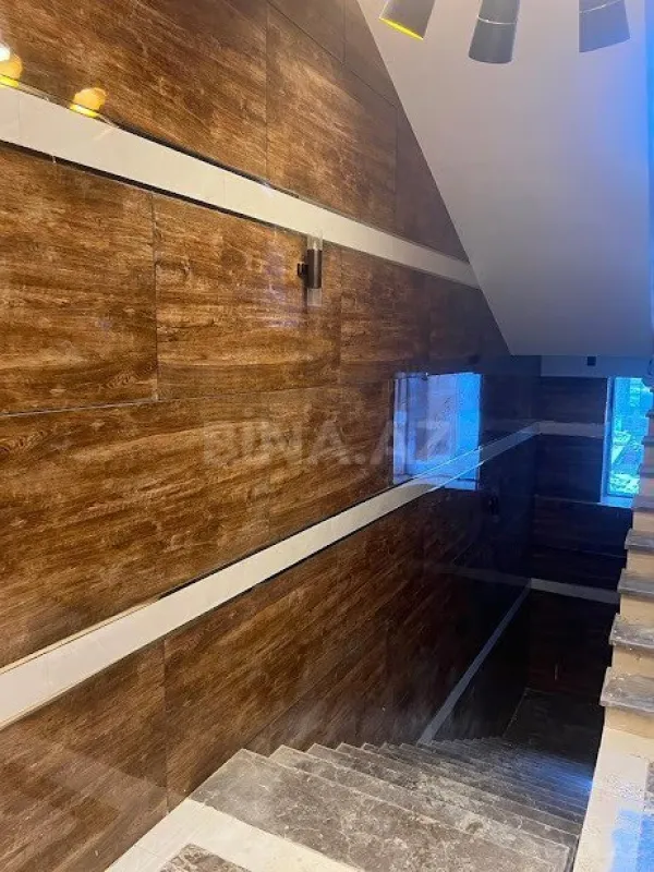 Satılır 4 otaqlı mənzil 260 m²