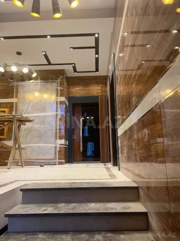 Satılır 4 otaqlı mənzil 260 m²