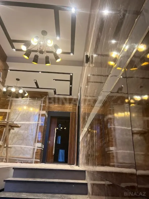 Satılır 4 otaqlı mənzil 260 m²