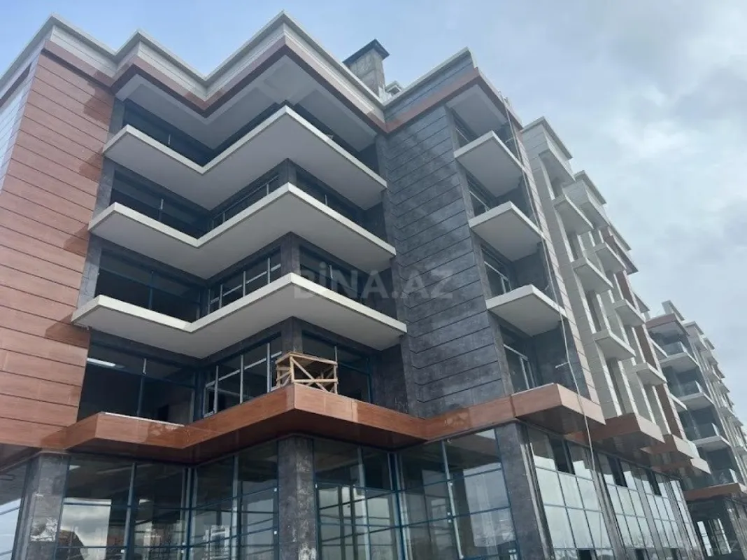 Satılır 4 otaqlı mənzil 260 m²