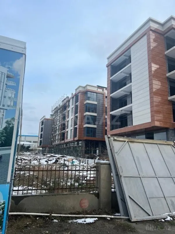 Satılır 4 otaqlı mənzil 260 m²