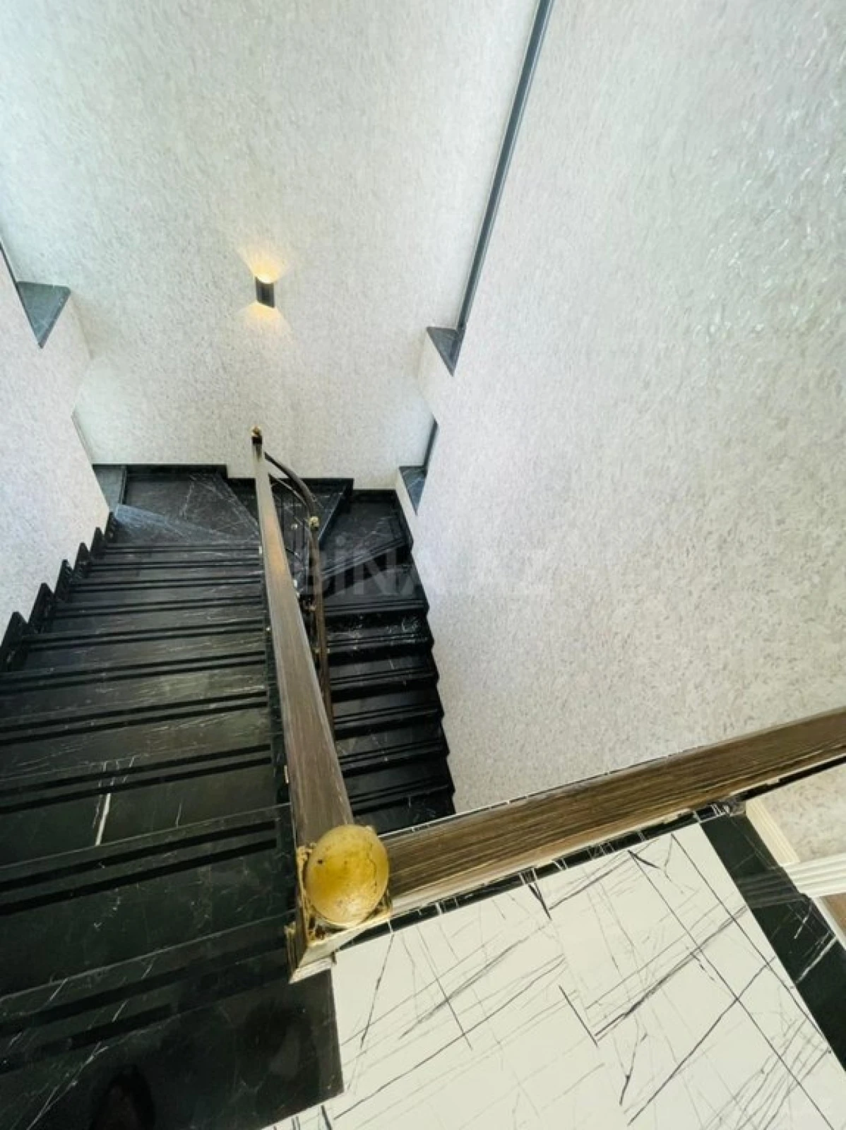 Kirayə verilir 5 otaqlı həyət evi 270 m²