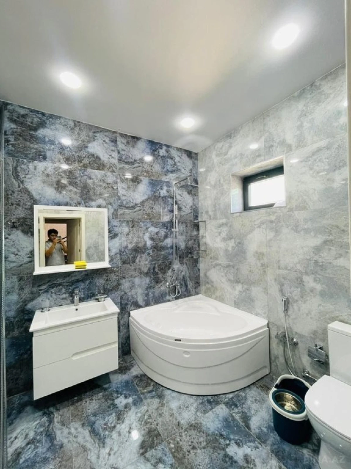 Kirayə verilir 5 otaqlı həyət evi 270 m²