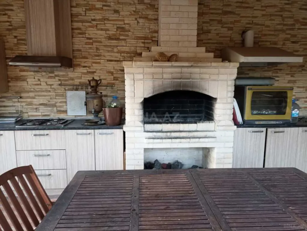 Kirayə verilir 8 otaqlı həyət evi 600 m²