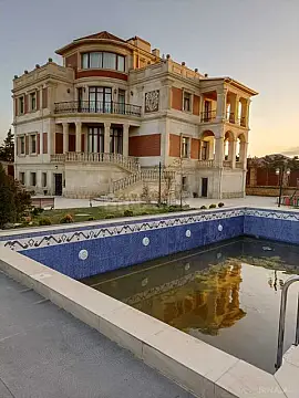 Kirayə verilir 8 otaqlı həyət evi 600 m²