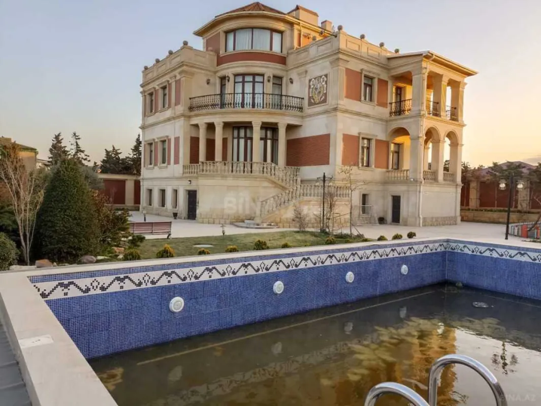 Kirayə verilir 8 otaqlı həyət evi 600 m²