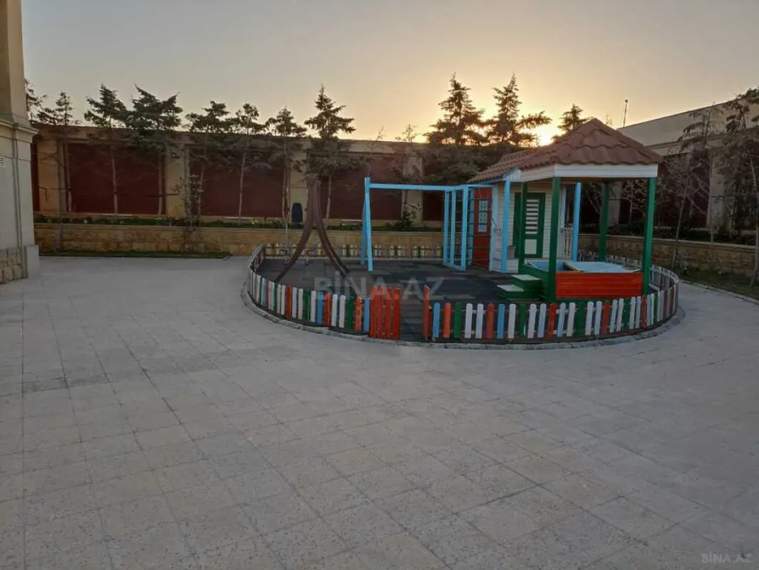 Kirayə verilir 8 otaqlı həyət evi 600 m²