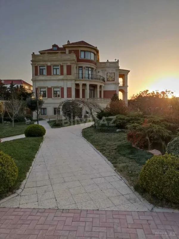 Kirayə verilir 8 otaqlı həyət evi 600 m²