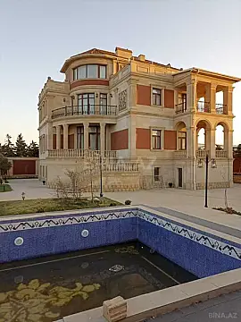 Kirayə verilir 8 otaqlı həyət evi 600 m²