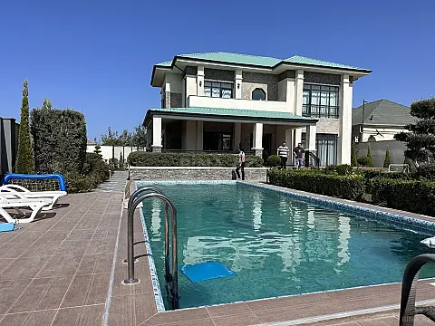 Kirayə verilir 5 otaqlı həyət evi 280 m²