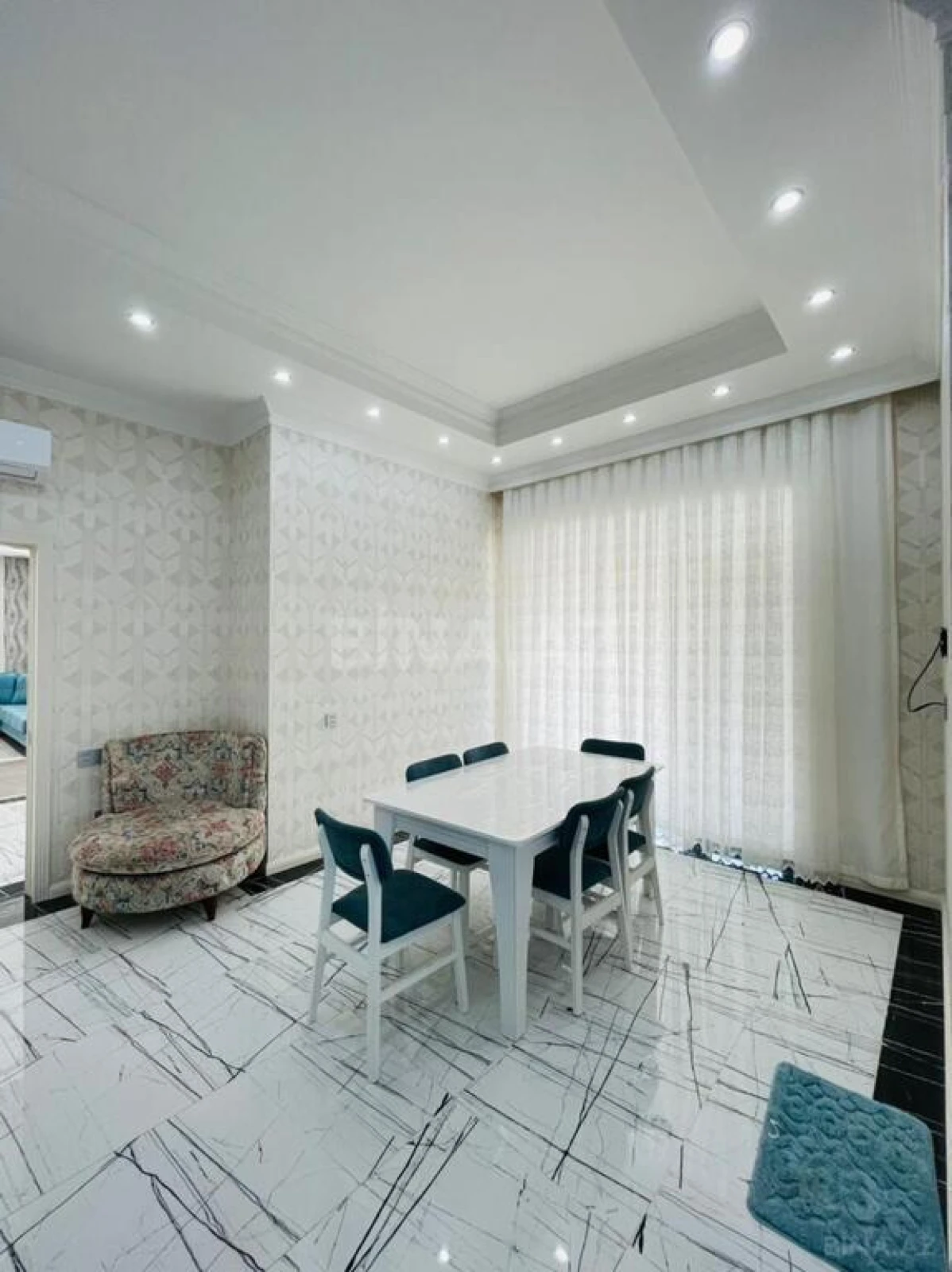 Kirayə verilir 5 otaqlı həyət evi 280 m²