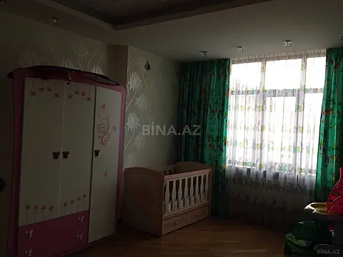 Satılır 5 otaqlı mənzil 300 m²