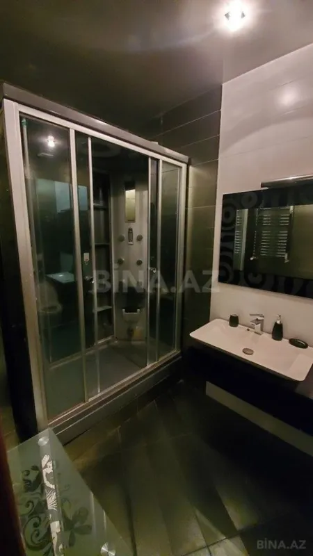 Satılır 5 otaqlı mənzil 300 m²