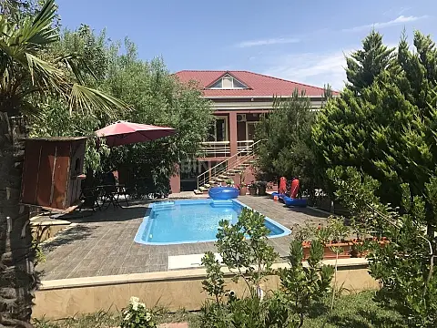 Kirayə verilir həyət evi 260 m² — Bakı 260.00 m²