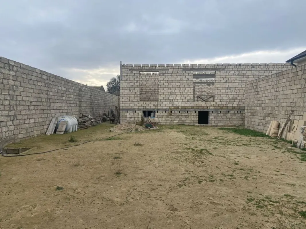 Satılır torpaq sahəsi 10 m²