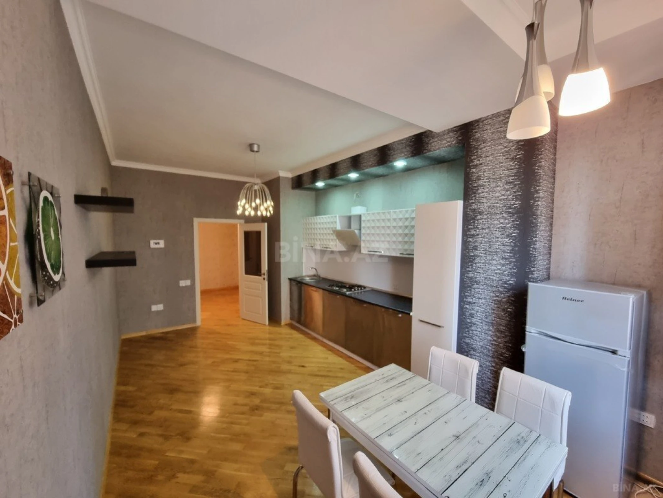 Satılır 3 otaqlı mənzil 133 m²