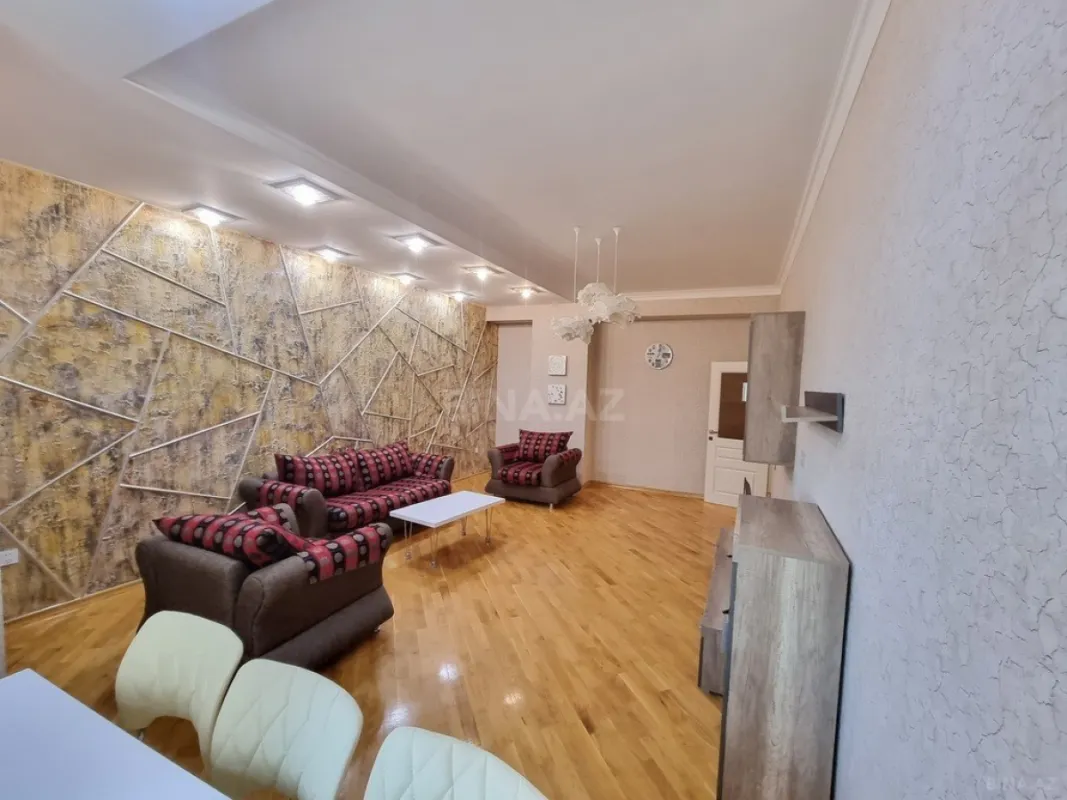 Satılır 3 otaqlı mənzil 133 m²