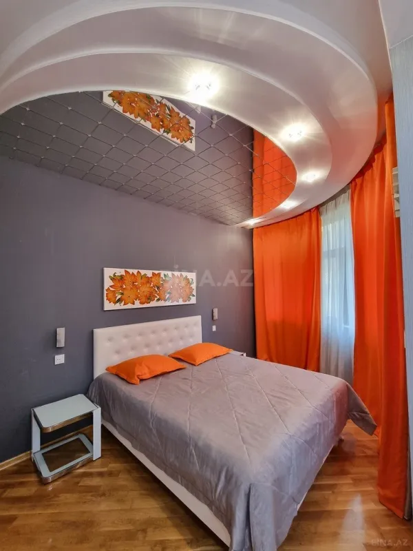 Satılır 3 otaqlı mənzil 133 m²