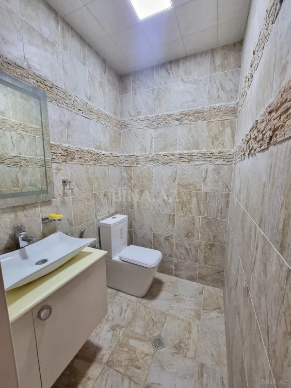 Satılır 3 otaqlı mənzil 133 m²