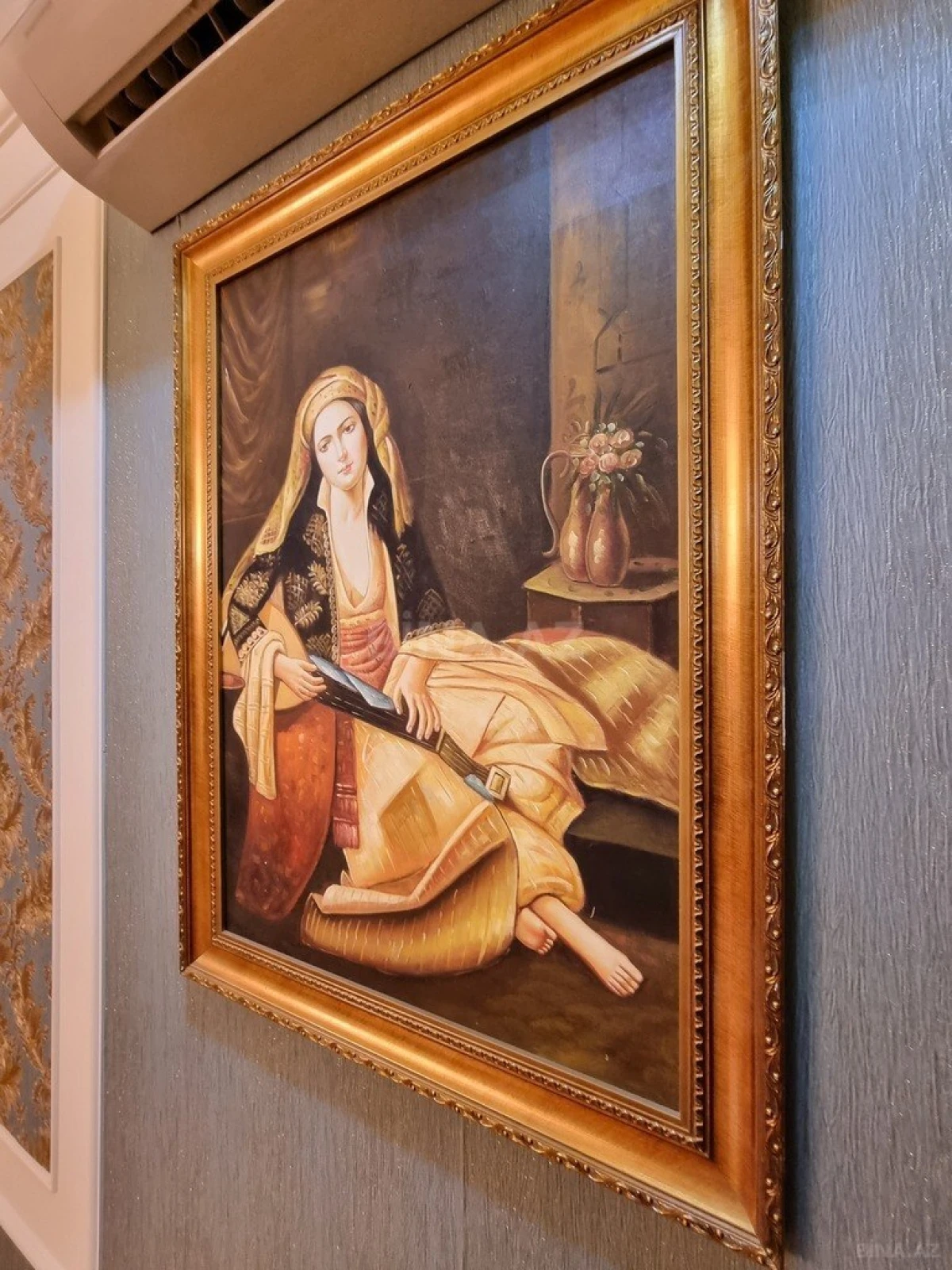 Satılır 4 otaqlı mənzil 270 m²