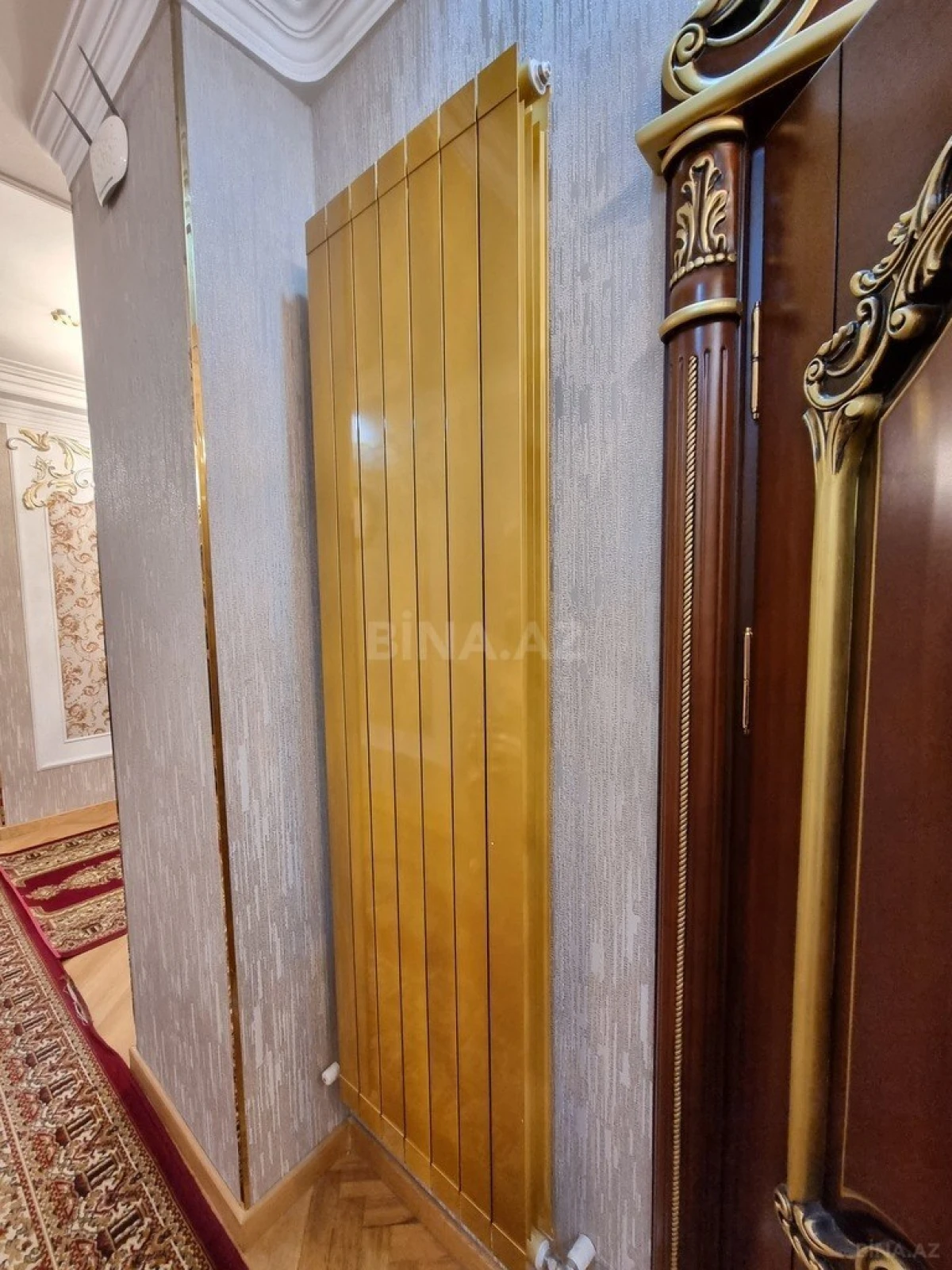 Satılır 4 otaqlı mənzil 270 m²