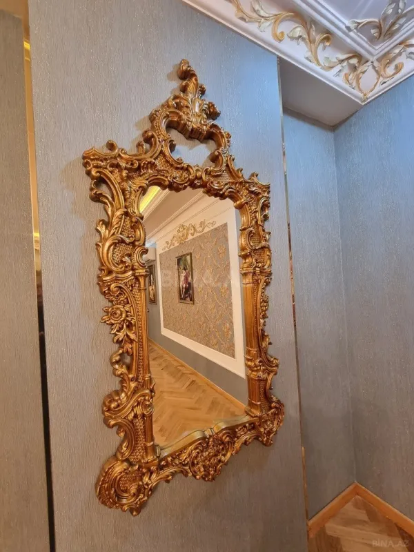 Satılır 4 otaqlı mənzil 270 m²