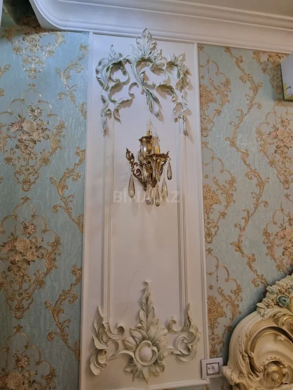 Satılır 4 otaqlı mənzil 270 m²