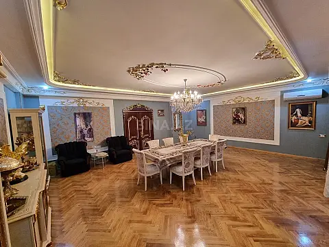 Satılır 4 otaqlı mənzil 270 m² — Bakı 4 otaq 270.00 m²