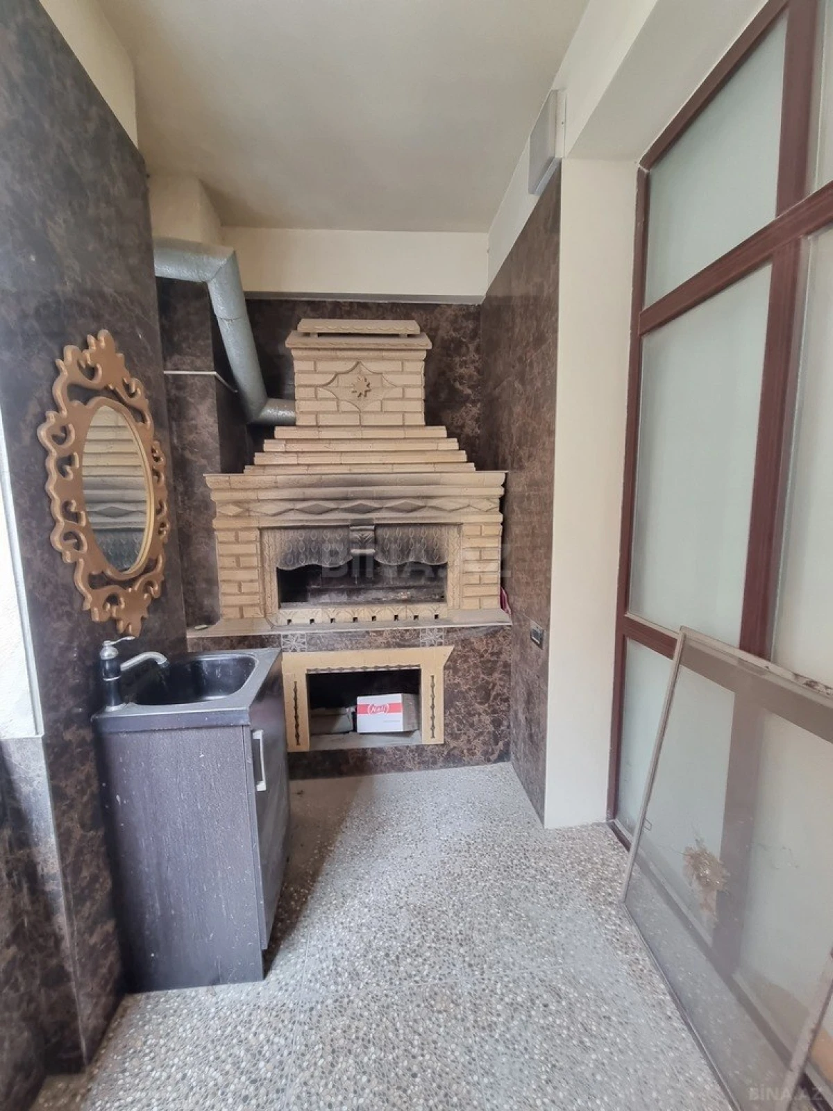 Satılır 4 otaqlı mənzil 270 m²