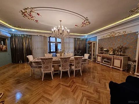 Satılır 4 otaqlı mənzil 270 m²
